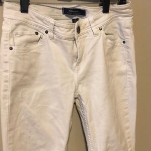 White tommy Bahamas jeans!